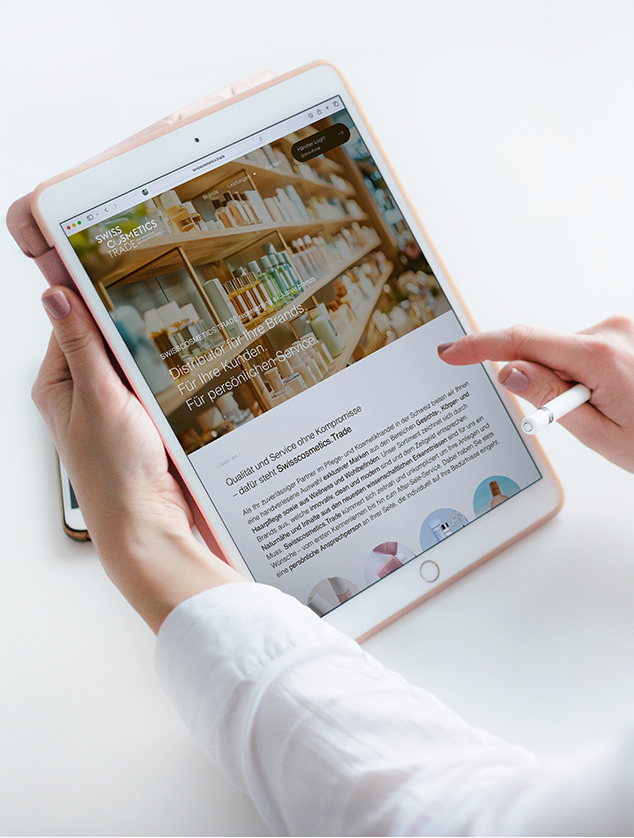Swisscosmetic.Trade – Markenauftritt mit Logo, Claim, Website und Geschäftsausstattung